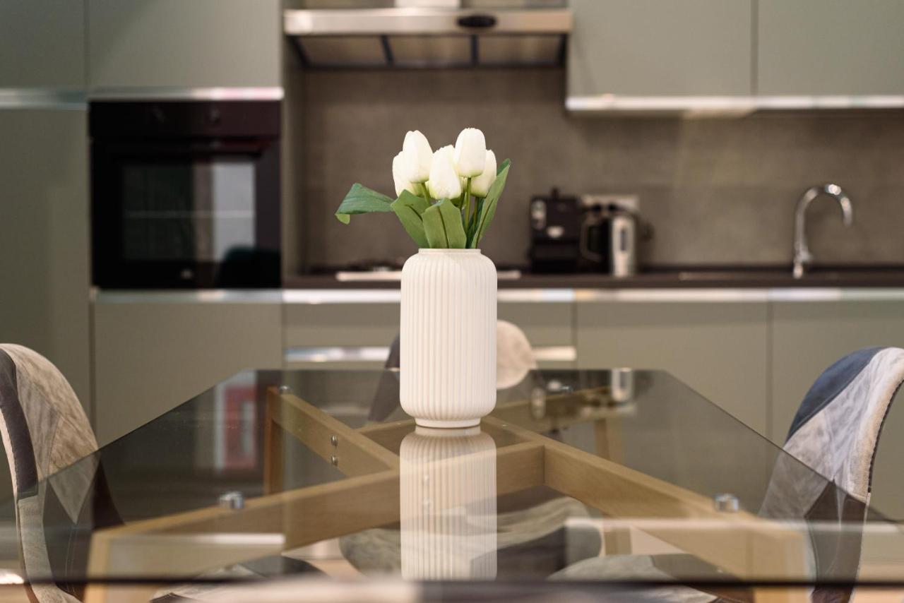 121 Luxury Apartment *